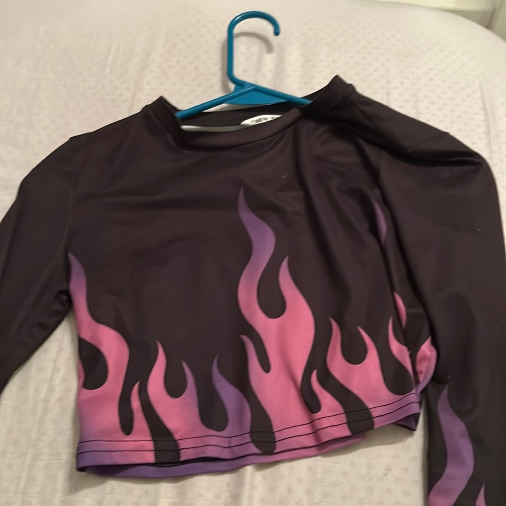 Athletic cropped fire shirt